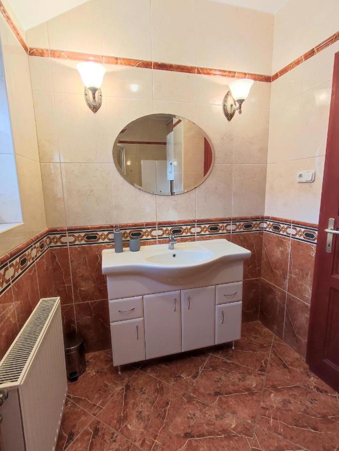 Arnyas Apartmanhaz Balatonlelle Exterior foto